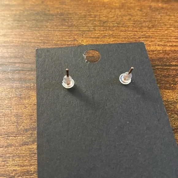 Rose gold Skull earrings with crystals - Picture 4 of 4